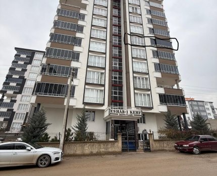 YEŞİLYURT MAH SİTE İÇERİSİNDE ÇİFT CAM BALKONLU 4+1 DİRE