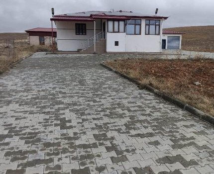 İKİZPINARDA 6684 M² ARSA İÇERİSİNDE BAHÇELİ MUSTAKİL EV