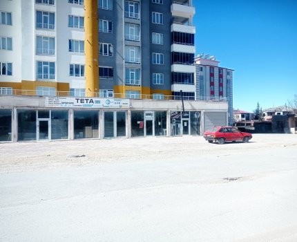 Esentepe Darende Caddesi Üzeri 220 m² Satılık Dükkan