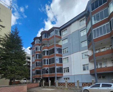 YUNUS EMRE MAH. AYDINLAR SİTESİNDE 3+1 CAM BALKONLU DAİRE